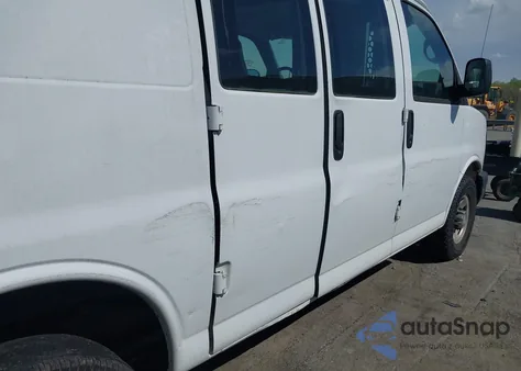 2007 Chevrolet Express Work Van z USA, uszkodzony, nr VIN 1GCHG35U471233718